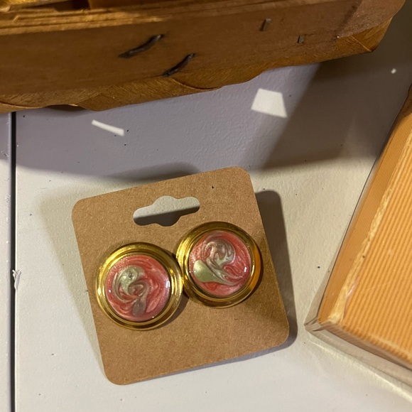 LOT of 3 Earrings, very pretty each their own - Picture 3 of 3